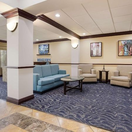 Best Western Coffeyville Central Business District Inn And Suites Екстериор снимка