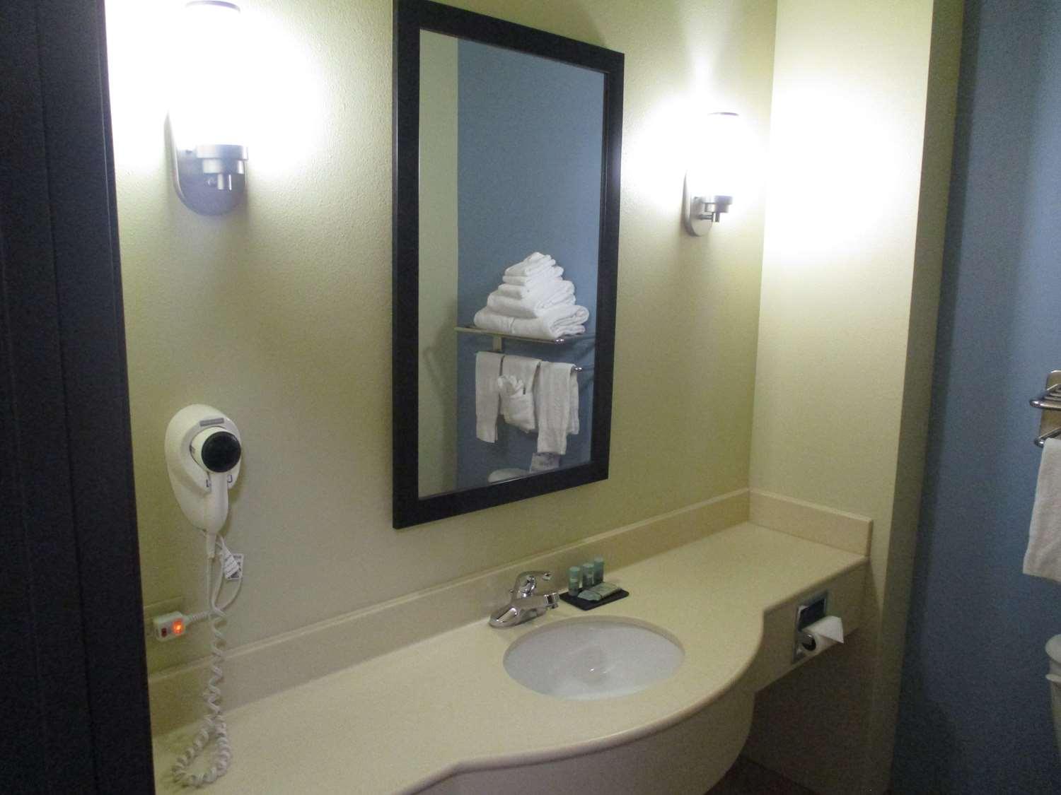 Best Western Coffeyville Central Business District Inn And Suites Екстериор снимка