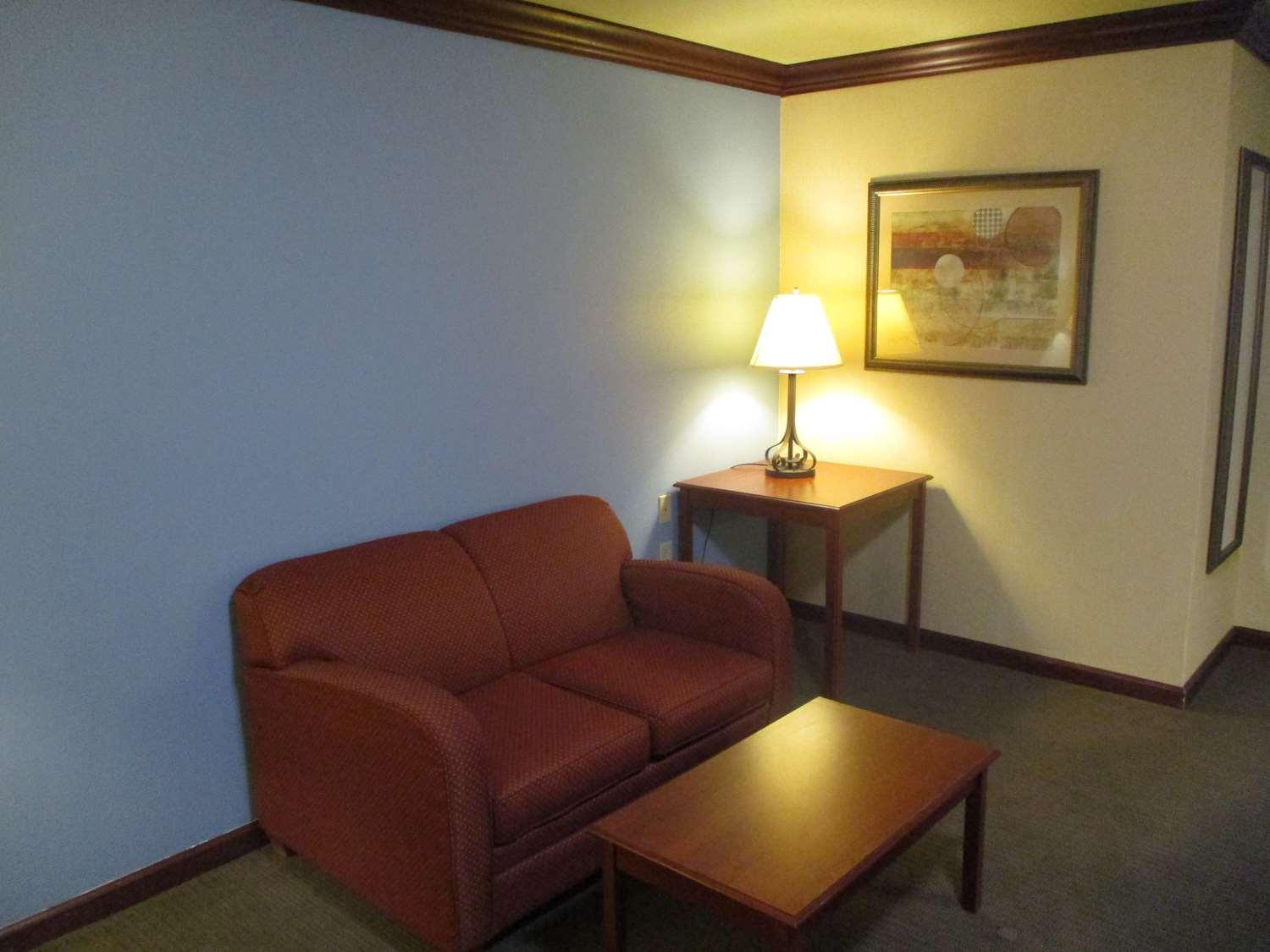 Best Western Coffeyville Central Business District Inn And Suites Екстериор снимка
