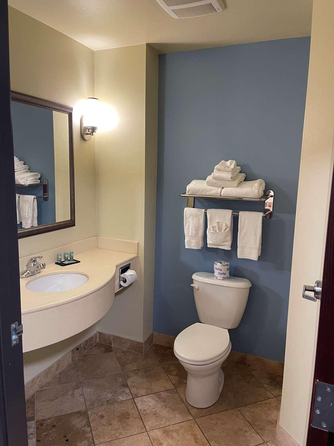 Best Western Coffeyville Central Business District Inn And Suites Екстериор снимка