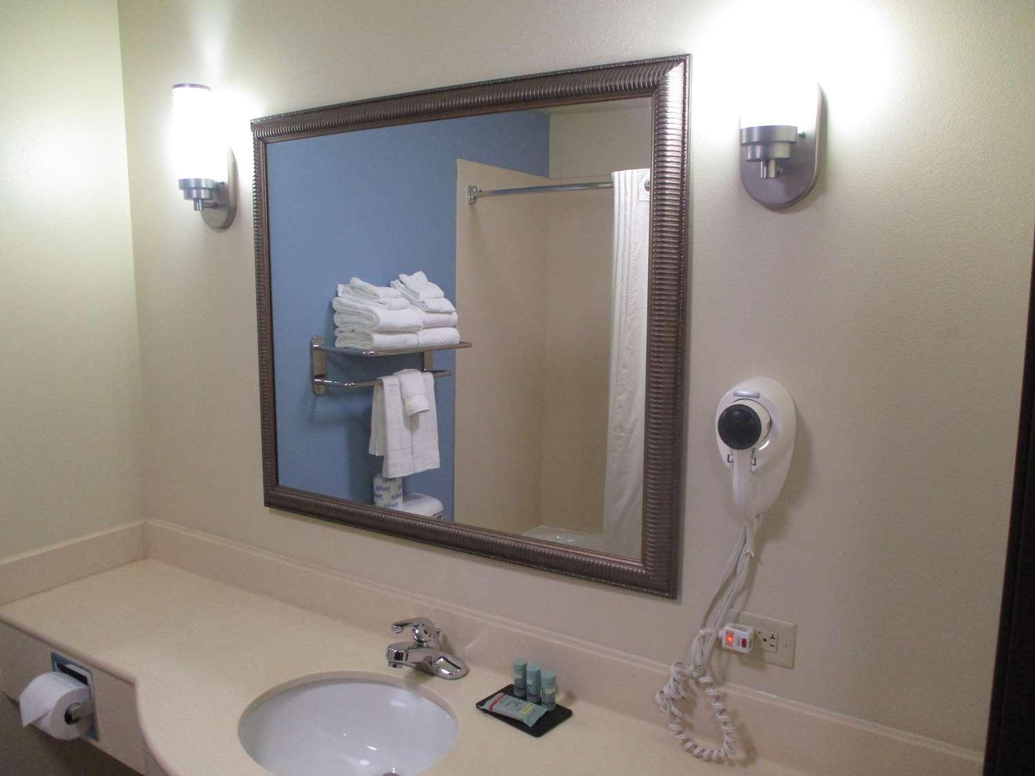 Best Western Coffeyville Central Business District Inn And Suites Екстериор снимка
