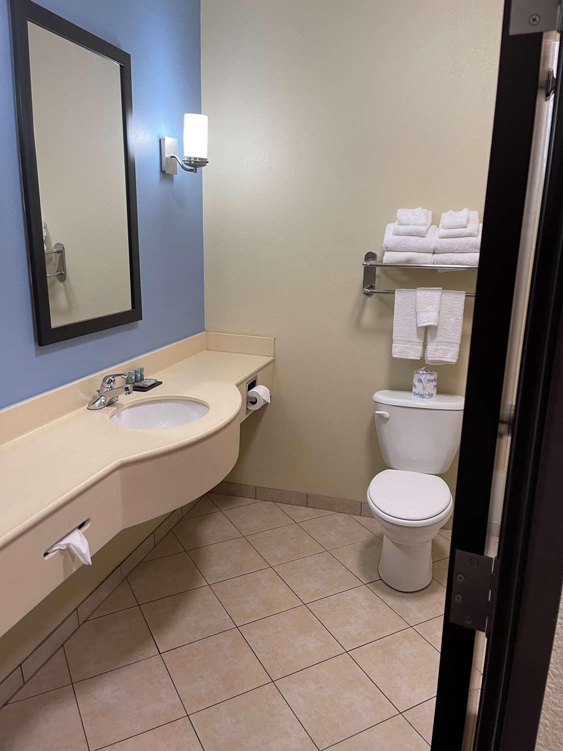 Best Western Coffeyville Central Business District Inn And Suites Екстериор снимка