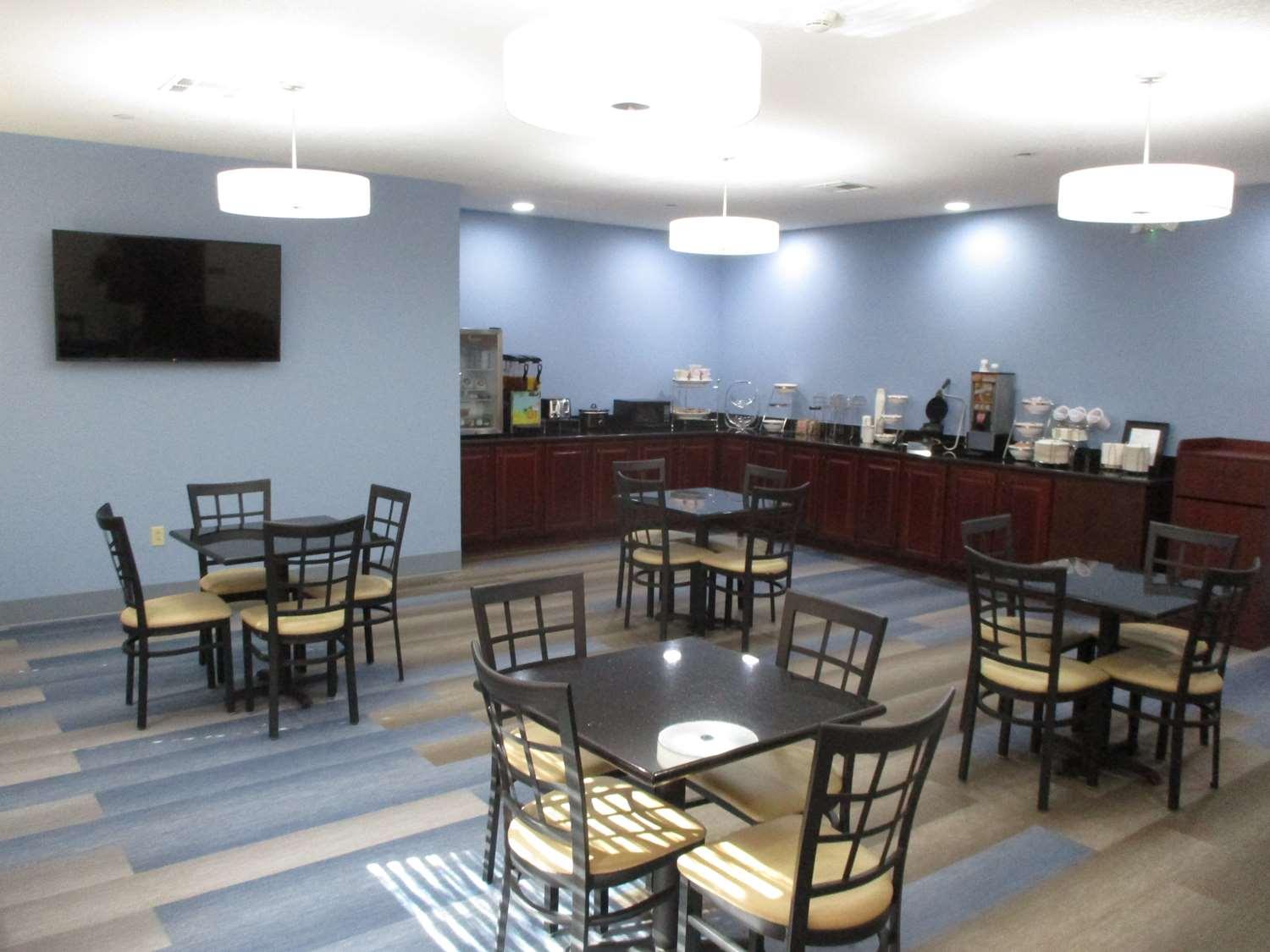 Best Western Coffeyville Central Business District Inn And Suites Екстериор снимка