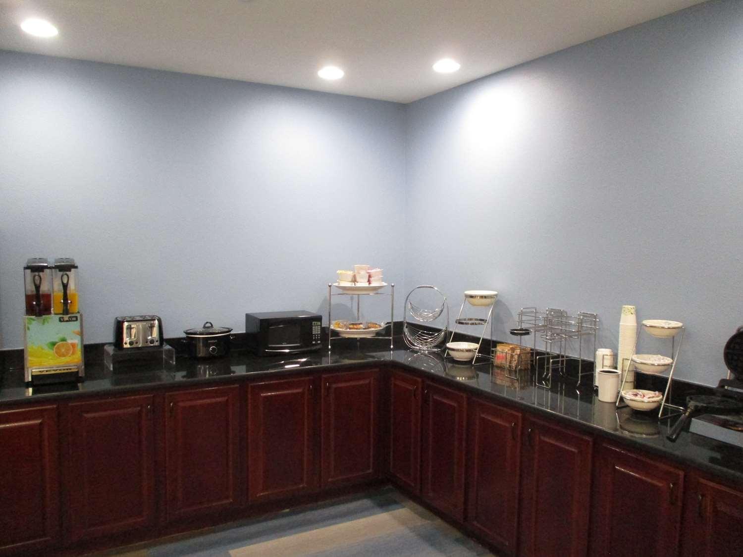 Best Western Coffeyville Central Business District Inn And Suites Екстериор снимка