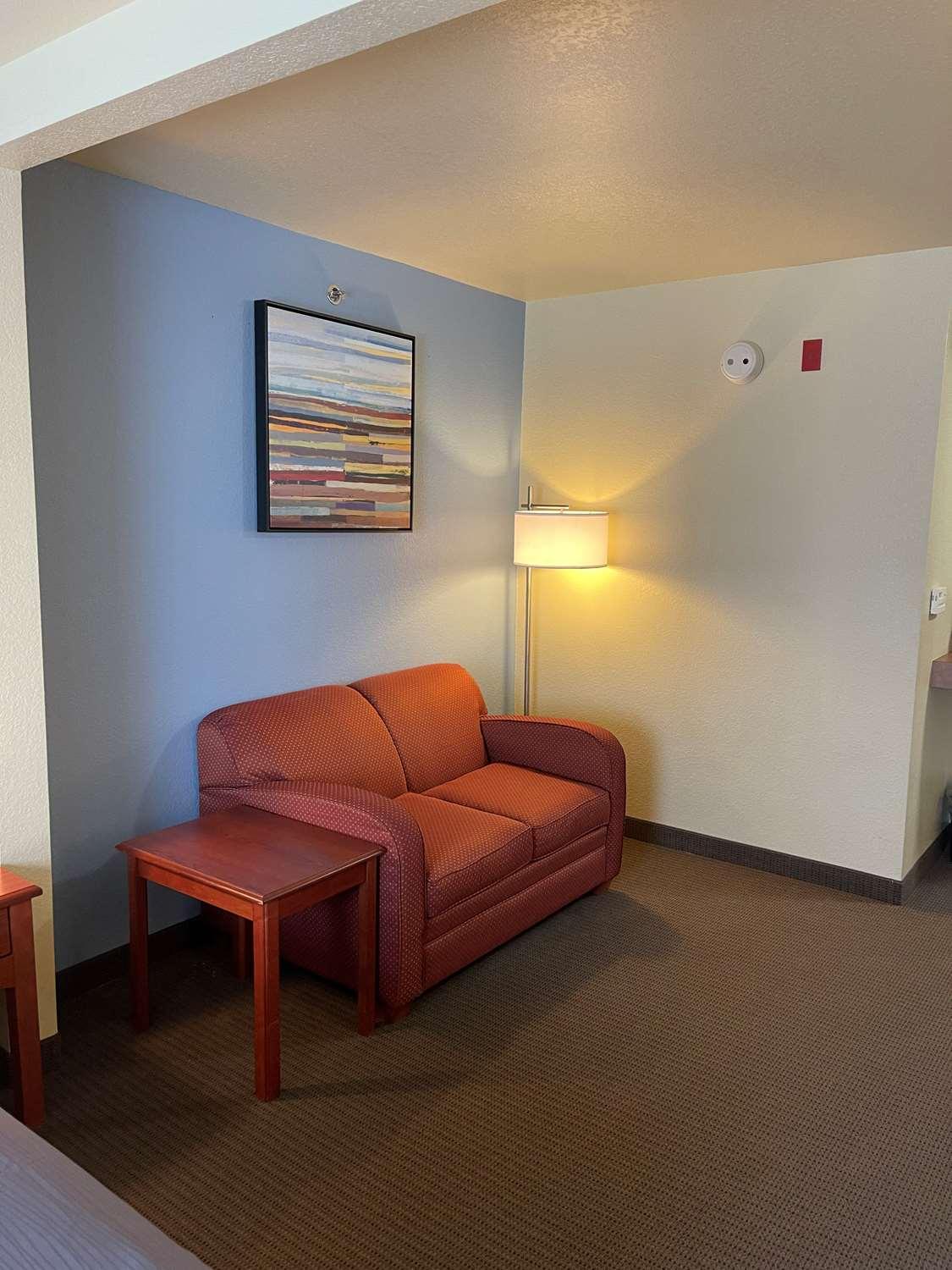 Best Western Coffeyville Central Business District Inn And Suites Екстериор снимка