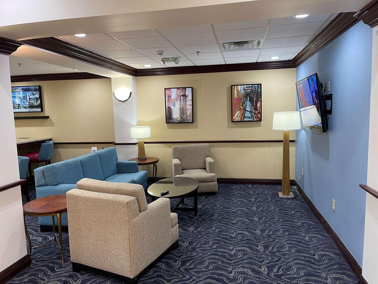 Best Western Coffeyville Central Business District Inn And Suites Екстериор снимка