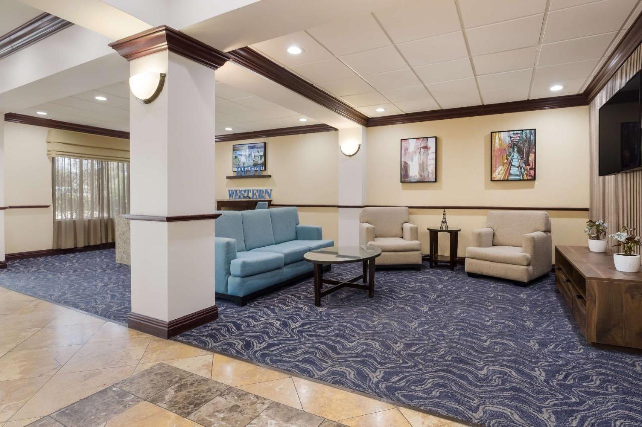 Best Western Coffeyville Central Business District Inn And Suites Екстериор снимка