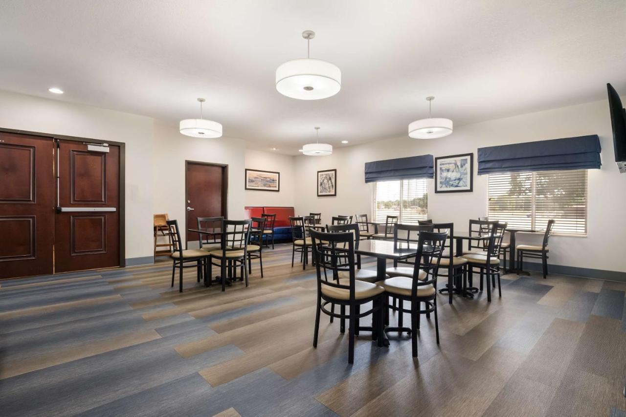 Best Western Coffeyville Central Business District Inn And Suites Екстериор снимка
