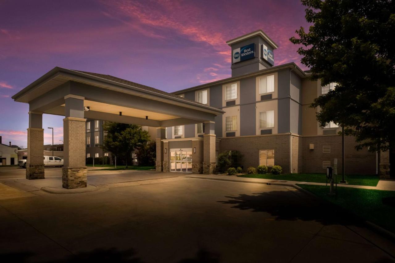 Best Western Coffeyville Central Business District Inn And Suites Екстериор снимка