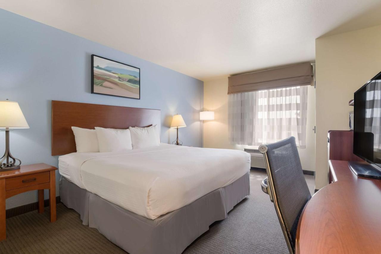 Best Western Coffeyville Central Business District Inn And Suites Екстериор снимка