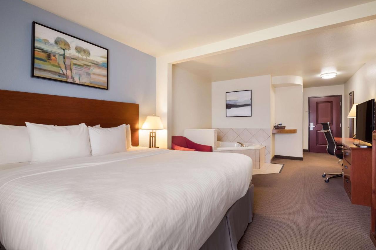 Best Western Coffeyville Central Business District Inn And Suites Екстериор снимка
